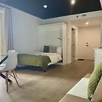 Appartement Condo Avec Terrasse Privee Dans Le Quartier Des Spectacles