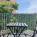 Appartement Condo Avec Terrasse Privee Dans Le Quartier Des Spectacles