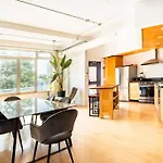 Mileend - Huge Bright & Modern Loft Suite - Kingbed