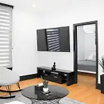 Chic 1-Bedroom Retreat In Montreal\'S Vibrant Plateau Mont-Royal Area - Apt 3