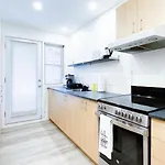 Lovely 1 Bed & Sofa Bed In Plateau Steps From Laurier Metro