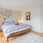 Amazing 4-Bedrooms Montreal