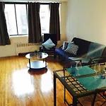 Stylish Montreal Apartment: Comfortable Stay In The Golden Square Mile