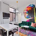 M11 The Artsy Suite 2Br Prime Location Dt