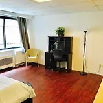 Stylish Montreal Apartment: Comfortable Stay In The Golden Square Mile