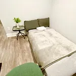 Entire Apartment Near Downtown Montreal & Trudeau Yul Airport