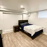 Entire Apartment Near Downtown Montreal & Trudeau Yul Airport