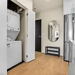 Luxe Downtown King Suite