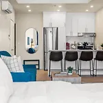 Luxe Downtown King Suite