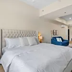 Luxe Downtown King Suite