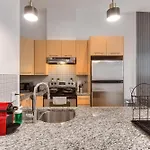 Take A Break In A Modern Loft On Plateau-Mont-Royal