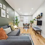 Jolie Maison Entiere A Montreal