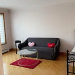 Montreal Three Bedroom Cozy Apartment