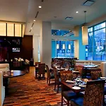 Courtyard Par Marriott Montreal Centre-Ville