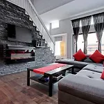 Cozy Condo In Downtown Montreal