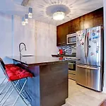 Cozy Condo In Downtown Montreal
