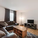 Spacious 3 Bedroom Apartment - 572