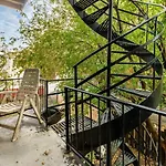 Spacious 3 Bedroom Apartment - 572