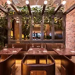 Hotel Nelligan