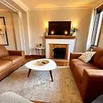 Mtlvacationrentals-The Mtlvr Kisses