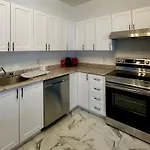 Private Bedroom #3 - Cremazie