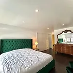 2 Floor Old Mtl Waterfront Condo