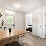 1 Bedroom Apartment With 2 Bed Near St-Lawrence River-1011