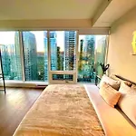 Spectacular Skyline Views - Downtown Montreal - Luxury Condo & Penthouse