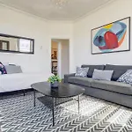 Chez Mont Royal Apartments