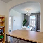 Chez Mont Royal Apartments