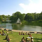 Mtlvacationrentals-The Mtlvr Kisses