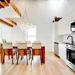 3-Bedroom Unit In Downtown Montreal Close To Metro