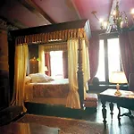 Hotel Pierre Du Calvet
