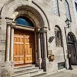 Chateau Vieux-Montreal