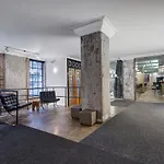 Spacious Loft Next To Square Victoria