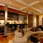 Sir Montcalm Gite B&B