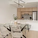 Bright Griffintown Suites By Sonder