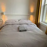 Apartments Near Montreal\'S Metro Frontenac