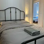 Apartments Near Montreal\'S Metro Frontenac