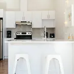 Modern 2Br In The Village By Sonder