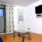 Private Comfy Apartment In Montreal