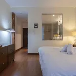 Downtown Crescent Night Life Hotel 208#