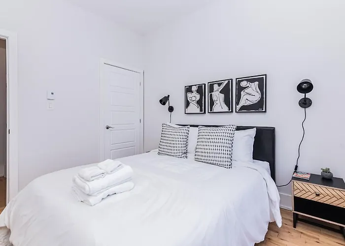 New Classy 2 Bedroom Apartment In Le Plateau By Denstays