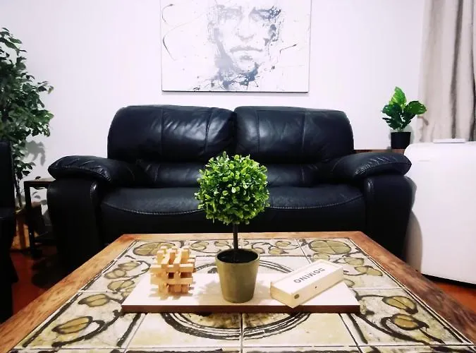 Plush 2 Bedroom Unit 5Min Downtown Off Wellington