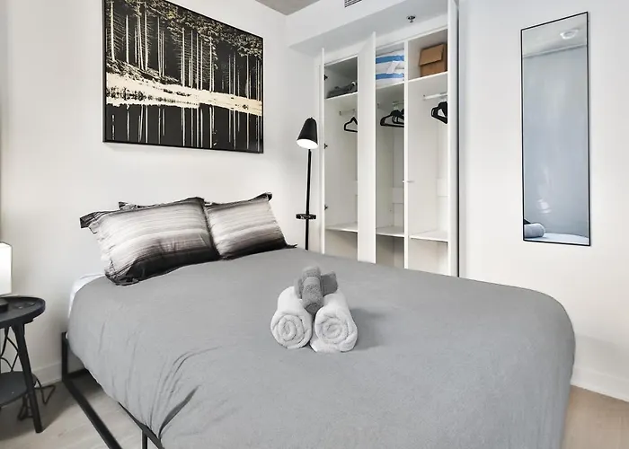 Perfect Location In City - Must Stay