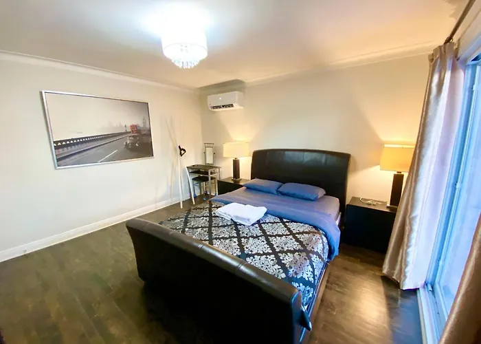 Montreal Home - Affordable Rooms With Smart Tv, Shared Kitchen