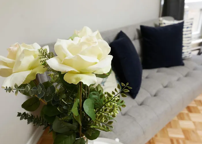 Comfortable Stay In The Heart Of Downtown Montreal