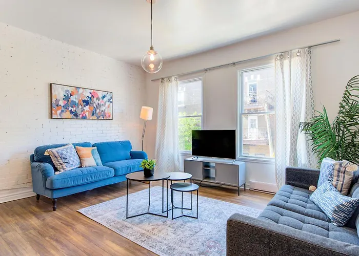 Chez Mont Royal Apartments