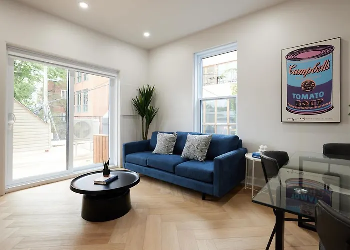 Chic 2 Bedroom Apartment In Le Plateau By Denstays