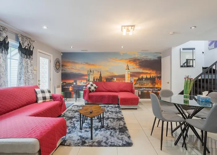 Amazing 4-Bedrooms Montreal